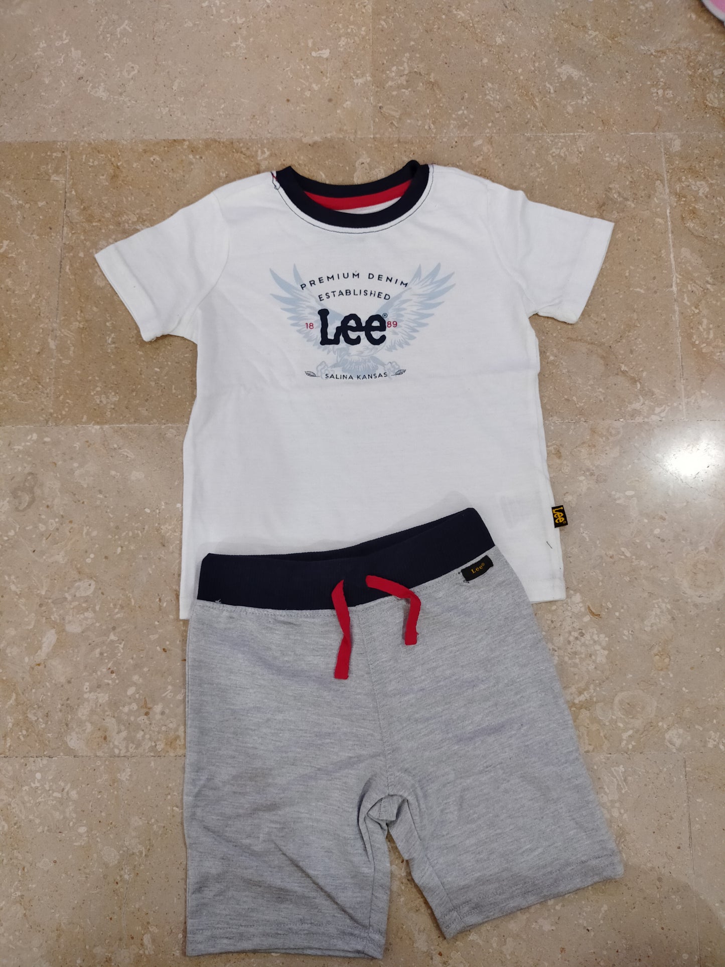 Lee branded 2 PC Set